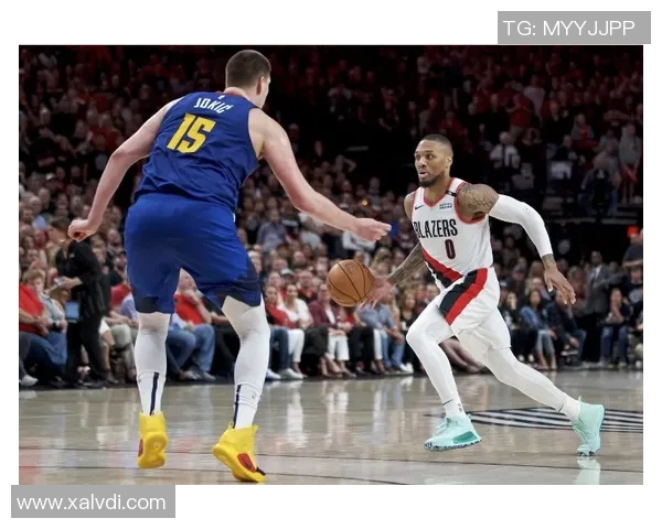 戴维斯单场狂砍43分助力湖人力克雄鹿展现超强实力