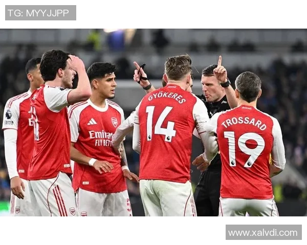 曼联主场迎战斯旺西全力争胜力争积分榜前列