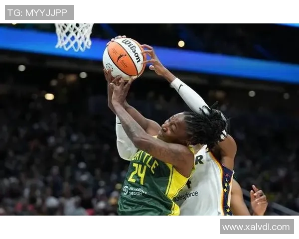 篮球神秘人对决风暴队揭开赛场背后的秘密与激情之战 篮球神秘人对决风暴队揭开赛场背后的秘密与激情之战